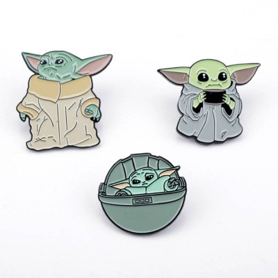 High Quality Custom Baby Yoda Pin Button Badge Metal Material Badge Pin Cute Cartoon Badges Button Enamel Pins